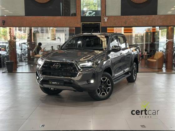 TOYOTA HILUX 2.8 D-4D TURBO DIESEL CD SRX 4X4 AUTOMÁTICO TOYOTA HILUX 2.8 D-4D TURBO DIESEL CD SRX 4X4 AUTOMÁTICO